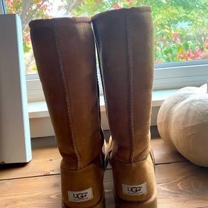 UGG Classic Tall Suede boots chestnut 7 like new